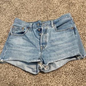 Womens Levi high waisted shorts